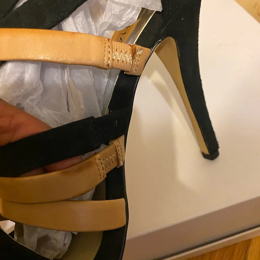 Michael Kors Black and Tan Strappy Sandals size 8 - Picture 8 of 11